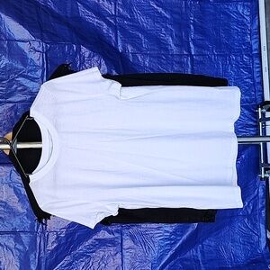 TORRID size 00 Classic fit White T